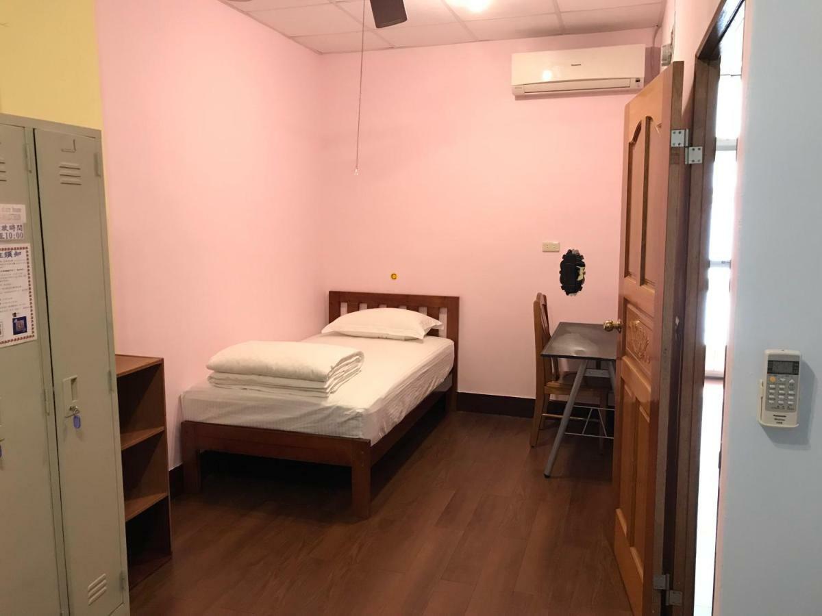Handy Hostel Città di Hualien Esterno foto